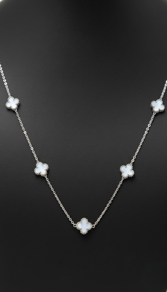 Miras Beyaz Yonca Kolye